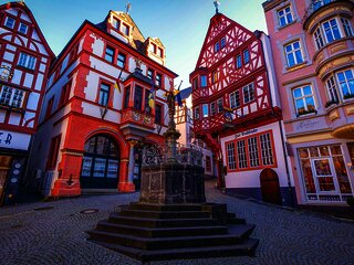 Michaelsbrunnen am Marktplatz in Bernkastel