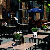 Biergarten vor dem Zylinderhaus