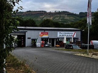Getränkemarkt Anhalt mit Waschanlage