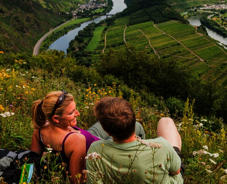 Blick vom Calmont Gipfelkreuz Richtung Ediger-Eller