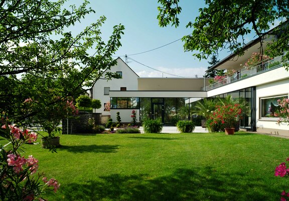 Außenansicht des Weinguts Bauer