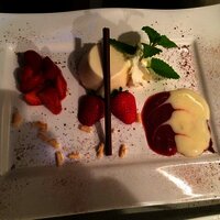 Bayrische Vanillecreme an Soßenspiegel