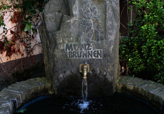 Startpunkt: Münzbrunnen an der Villa Romana