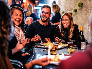 Menschen auf einem Fest