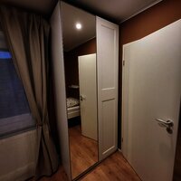 Kleiderschrank 2-Bett-Zimmer ZWO