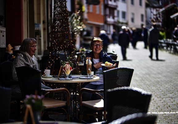 Verweilen im Bistro Mendel