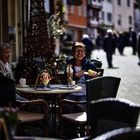 Verweilen im Bistro Mendel