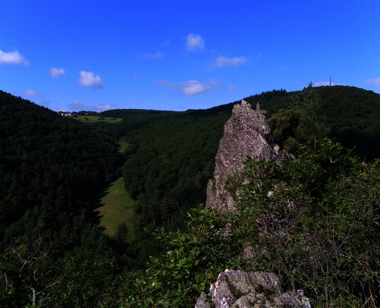 "Goldenes Kreuz" im Wald von Bernkastel-Kues