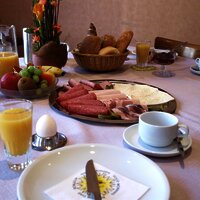 Frühstück am Tisch