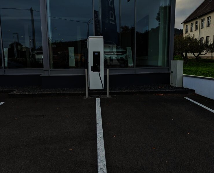Ladestation Osann-Monzel mit Parkmöglichkeit