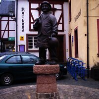 Rathhaus mit Brunnen