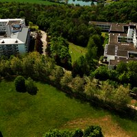 MEDIAN Klinik Burg Landshut neben Moselschleife