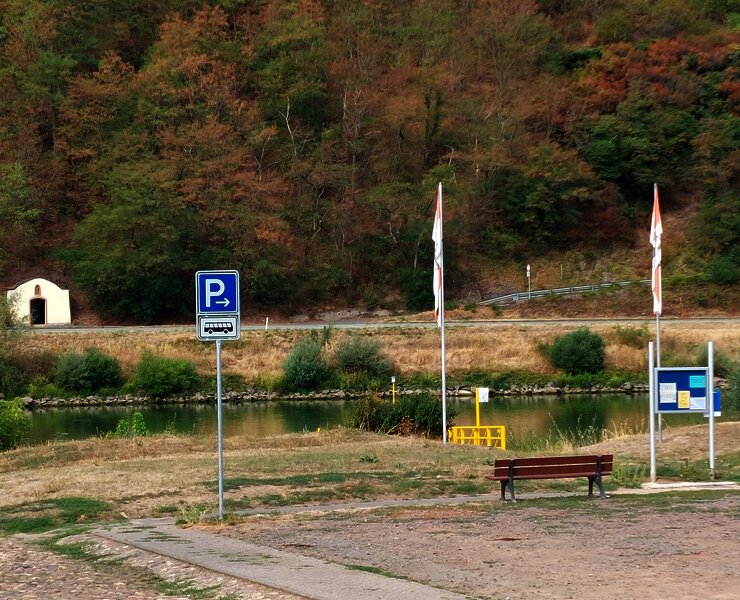 Rachtig_Busparkplatz