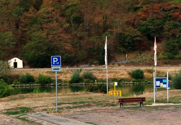 Rachtig_Busparkplatz