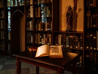 Bücherei Cusanusstift