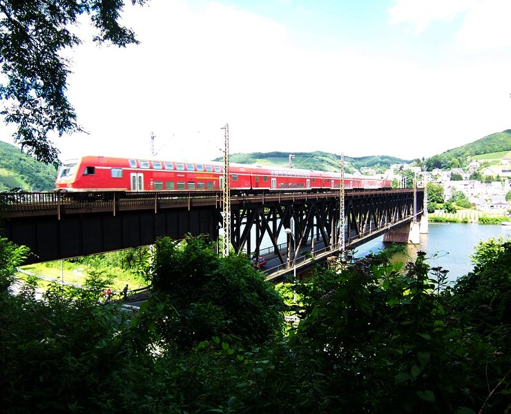 Bullay: Doppelstockbrücke