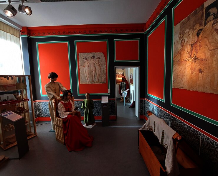 Neumagen_Museum_Frisierszene