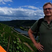 Wandern an der Mosel auf dem Klettersteig in Erden