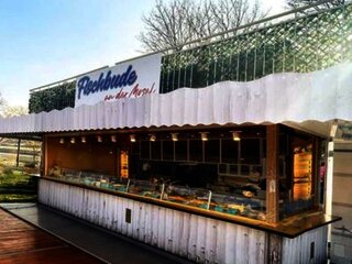 Fischbude an der Mosel