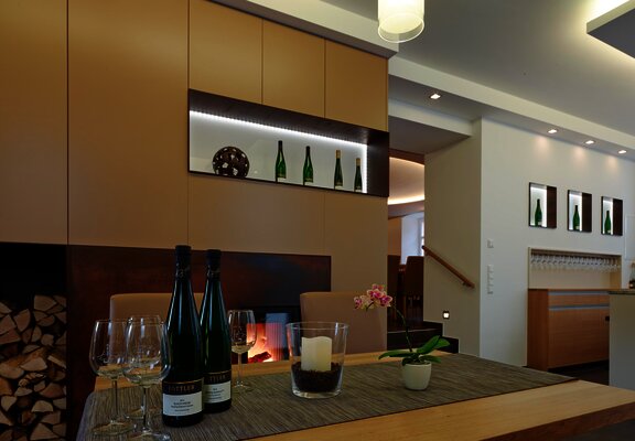 Detailansicht der Vinothek des Weinguts Bottler