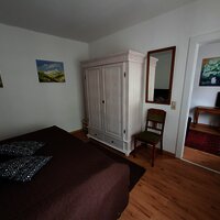 Schlafbereich mit Durchgang zum Wohnzimmer