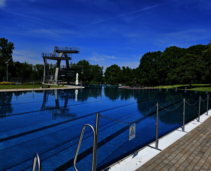 Das Bild zeigt das Freibad "SüdBad" in Trier.