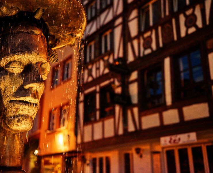 Karlsbader Brunnen und Fachwerk