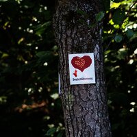 Beschilderung am Wegesrand