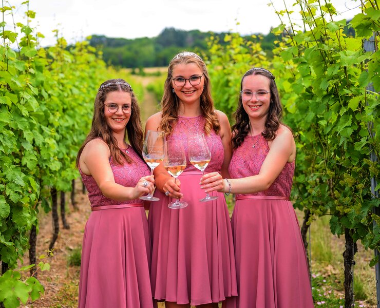 Die Weinmajestäten im Weinberg