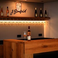 Weinprobe in der Vinothek Weingut Birnfeld