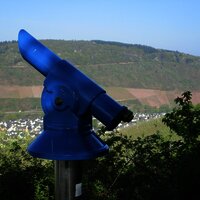 Fernrohr am Plantert Kreuz mit toller Aussicht aufs Moseltal