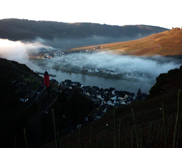 Blick auf Zell und den Runden Tum vom Collis-Steilpfad