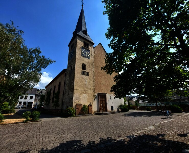 Neum_Dhron_Pfarrkirch_Maria_Himmelfahrt