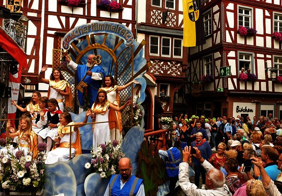 Weinfest der Mittelmosel: Umzug