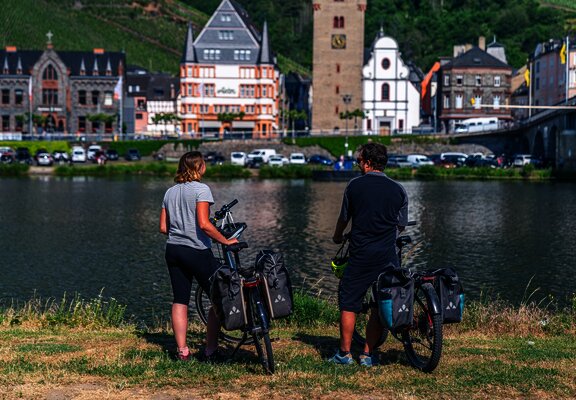 Auf dem Mosel-Radweg bei Bernkastel-Kues