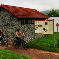 Mosel-Radweg bei der römischen Villa Mehring