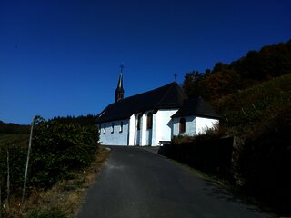 Paulskirche in den Weinbergen von Lieser
