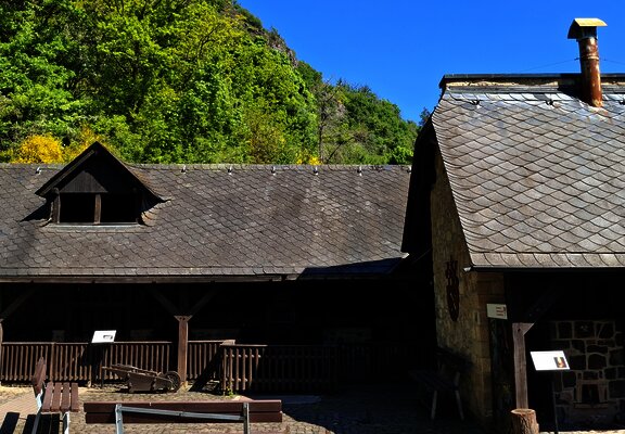 Das Bild zeigt die Fischbacher Kupferhütte.