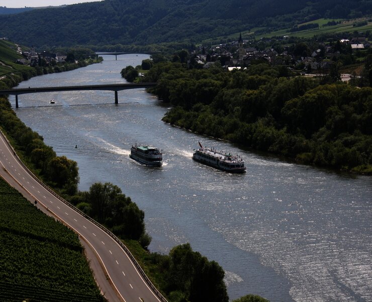 Moseltal mit Erden und Lösnich