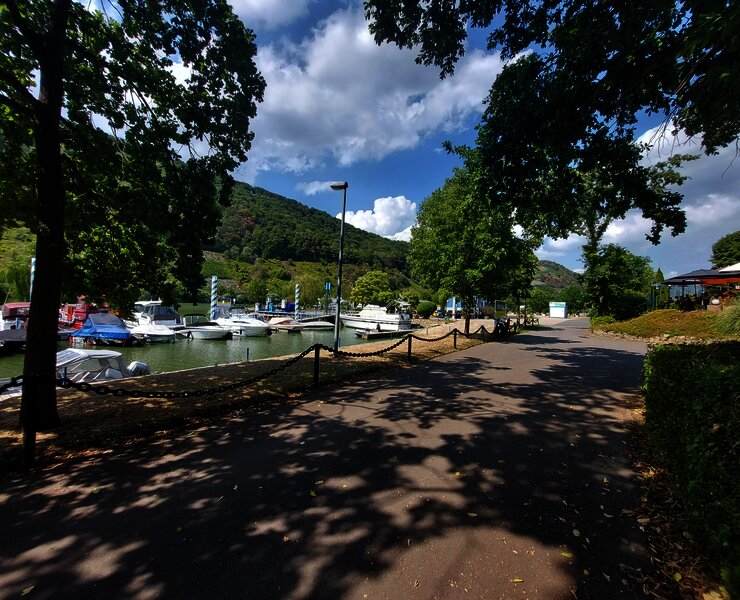 Neumagen_Dhron_Yachthafen