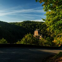 Ausblick vom Moselsteig auf die Burg Eltz
