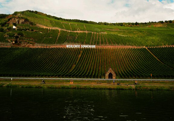 Wehlener Sonnenuhr mit Weinlage