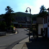 Ortsmitte von Burgen