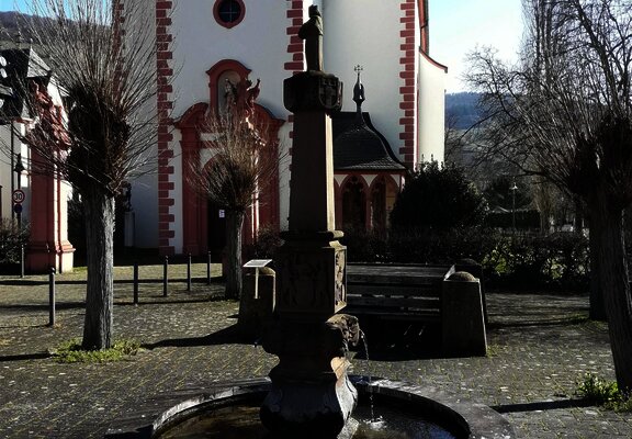 Pfarrer-Johannes-Hau-Brunnen