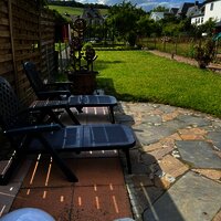 Liegestühle im Garten