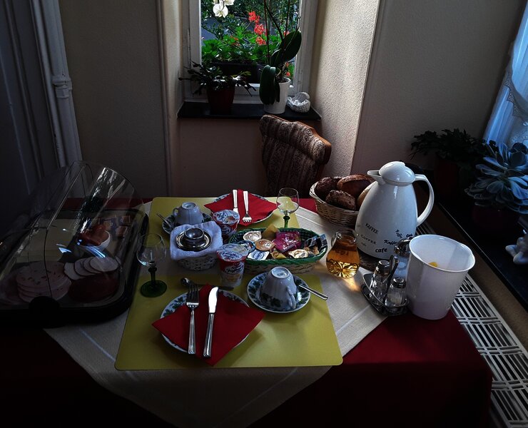 Frühstückstisch2