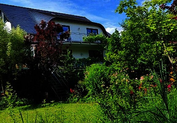 17. Hausansicht Garten