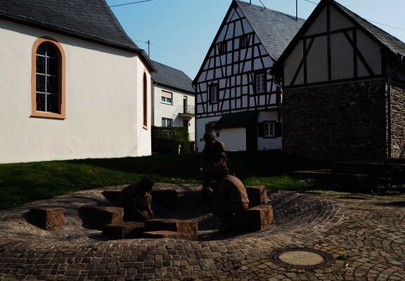 Goldbrunnen in Andel