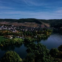Moselblick und Burgblick vom Balkon