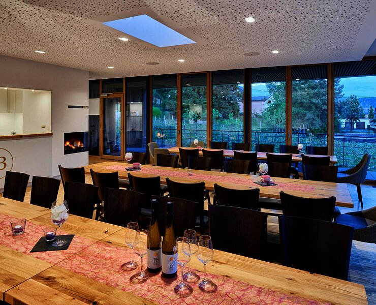 Innenansicht der Vinothek Brixius